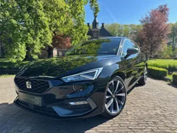 Zwart Gebruikt 2021 Seat Leon FR Hatchback | € 21.388 (Eerlijke prijs)