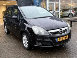Zwart Gebruikt 2007 Opel Zafira MPV | € 3.499 (Iets duurder)