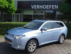 Blauw Gebruikt 2013 Mitsubishi Outlander P-HEV Instyle SUV | € 11.950 (Eerlijke prijs)