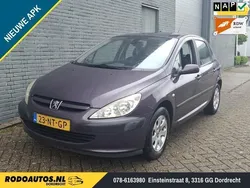 Paars Gebruikt 2004 Peugeot 307 Hatchback | € 999 (Eerlijke prijs)