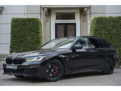 Zwart Gebruikt 2022 BMW 530 M Sport Stationwagen | € 45.940 (Iets duurder)