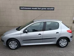 Grijs Gebruikt 2000 Peugeot 206 Hatchback | € 2.800