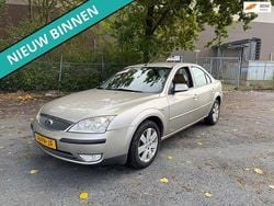 Beige Gebruikt 2004 Ford Mondeo Ghia Sedan | € 1.499 (Goede deal)