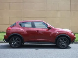 Rood, metallic lak Gebruikt 2011 Nissan Juke Acenta SUV | € 8.245 (Eerlijke prijs)