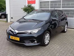 Grijs Gebruikt 2015 Toyota Auris Hybrid Hatchback | € 12.450 (Eerlijke prijs)