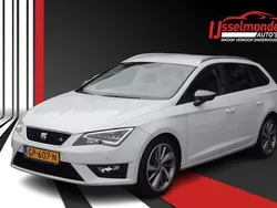 Wit, metallic lak Gebruikt 2015 Seat Leon ST FR Stationwagen | € 9.940 (Goede deal)