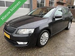 Zwart Gebruikt 2014 Skoda Octavia Ambition Stationwagen | € 6.200 (Eerlijke prijs)