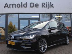 Zwart Gebruikt 2017 VW Golf Sportsvan Highline MPV | € 19.950