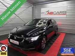 Zwart Gebruikt 2024 VW Golf VIII Business Stationwagen | € 22.995 (Goede deal)
