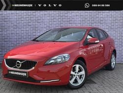 Rood Gebruikt 2018 Volvo V40 Kinetic Stationwagen | € 20.399 (Eerlijke prijs)