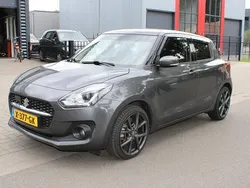 Grijs Gebruikt 2023 Suzuki Swift Style Hatchback | € 18.950 (Eerlijke prijs)