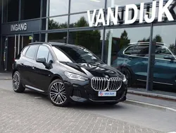 Zwart, metallic lak Gebruikt 2024 BMW 225 M Sport MPV | € 41.850