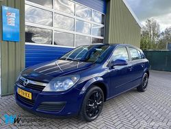 Blauw Gebruikt 2006 Opel Astra Executive Hatchback | € 1.599 (Eerlijke prijs)