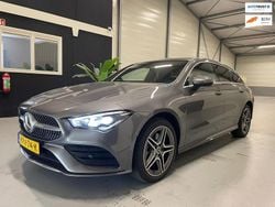 Grijs Gebruikt 2023 Mercedes CLA250 AMG line Sedan | € 33.950 (Super prijs)
