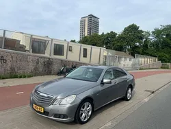 Grijs Gebruikt 2009 Mercedes E220 Sedan | € 6.750 (Duur)