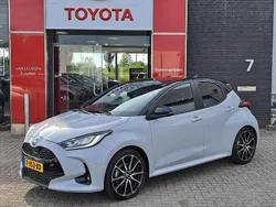 Grijs Gebruikt 2023 Toyota Yaris Sport Hatchback | € 26.400 (Eerlijke prijs)