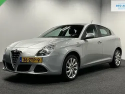 Grijs Gebruikt 2013 Alfa Romeo Giulietta Veloce Hatchback | € 9.000
