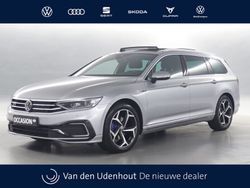 Grijs, metallic lak Gebruikt 2023 VW Passat Business Stationwagen | € 36.990 (Goede deal)