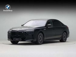 Zwart Nieuw 2025 BMW M760e Comfort Edition Sedan | € 182.593