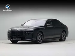 Zwart Nieuw 2025 BMW M760e Comfort Edition Sedan | € 182.593