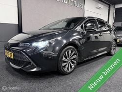 Zwart (metallic) Gebruikt 2022 Toyota Corolla Hatchback | € 11.390 (Super prijs)