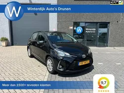 Zwart Gebruikt 2017 Toyota Yaris Hatchback | € 9.750 (Eerlijke prijs)