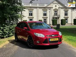 Rood Gebruikt 2013 Ford Focus Titanium Stationwagen | € 3.390 (Eerlijke prijs)
