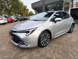 Grijs Gebruikt 2024 Toyota Corolla Hybrid Business Edition Hatchback | € 26.940 (Eerlijke prijs)