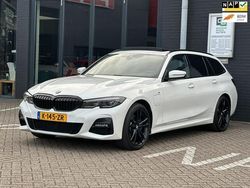 Wit Gebruikt 2021 BMW 330 Executive Stationwagen | € 30.999 (Eerlijke prijs)