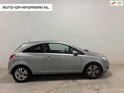 Grijs Gebruikt 2011 Opel Corsa Edition Hatchback | € 3.988 (Eerlijke prijs)