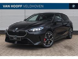 Zwart Nieuw 2025 BMW 120 Executive Hatchback | € 53.044 (Super prijs)