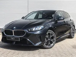 Zwart Nieuw 2025 BMW 120 Comfort Edition Hatchback | € 50.606 (Eerlijke prijs)