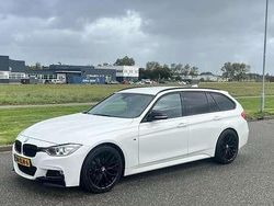 Wit Gebruikt 2013 BMW 320 Executive Stationwagen | € 19.950