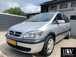 Grijs Gebruikt 2003 Opel Zafira Comfort MPV | € 1.495 (Eerlijke prijs)