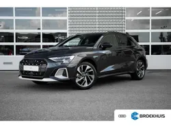 Grijs Gebruikt 2025 Audi A3 Advanced Hatchback | € 47.900