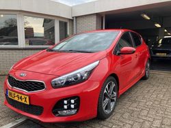 Rood Gebruikt 2016 Kia Ceed GT-Line Hatchback | € 13.450 (Eerlijke prijs)