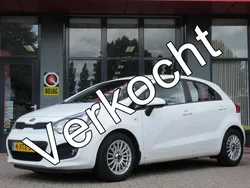 Wit Gebruikt 2014 Kia Rio Hatchback | € 7.900 (Eerlijke prijs)