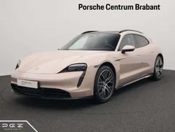 Bruin, metallic lak Gebruikt 2022 Porsche Taycan Sport Turismo Sedan | € 69.750 (Goede deal)