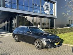 Grijs Gebruikt 2022 Mercedes E300 AMG line Stationwagen | € 39.990 (Super prijs)