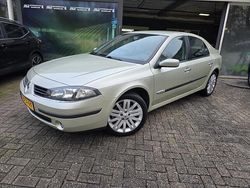 Geel Gebruikt 2006 Renault Laguna II Hatchback | € 3.450