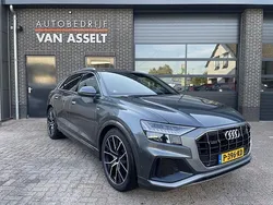 Grijs, metallic lak Gebruikt 2019 Audi Q8 S-Line SUV | € 62.900 (Goede deal)