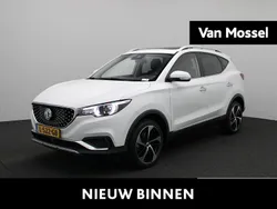 Wit Gebruikt 2021 MG ZS Luxury Sedan | € 15.900 (Eerlijke prijs)