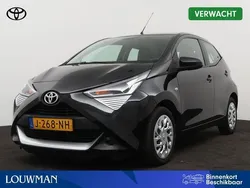 Zwart Gebruikt 2020 Toyota Aygo X-play Hatchback | € 14.995 (Eerlijke prijs)