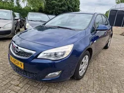 Blauw Gebruikt 2010 Opel Astra Edition Hatchback | € 2.950 (Eerlijke prijs)