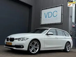 Wit Gebruikt 2018 BMW 320 Executive Stationwagen | € 20.950 (Eerlijke prijs)