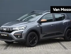 Grijs, metallic lak Nieuw 2025 Dacia Sandero Extreme Hatchback | € 25.940 (Eerlijke prijs)