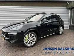 Zwart Gebruikt 2015 Porsche Cayenne SUV | € 32.985 (Eerlijke prijs)
