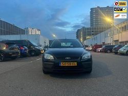 Zwart Gebruikt 2005 Ford Focus Ambiente Hatchback | € 2.500 (Iets duurder)