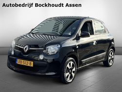 Zwart (metallic) Gebruikt 2018 Renault Twingo Collection Hatchback | € 8.740 (Eerlijke prijs)