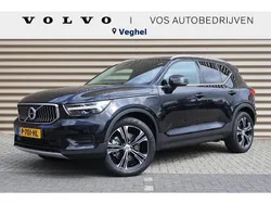 Zwart Gebruikt 2022 Volvo XC40 Inscription SUV | € 35.950 (Eerlijke prijs)